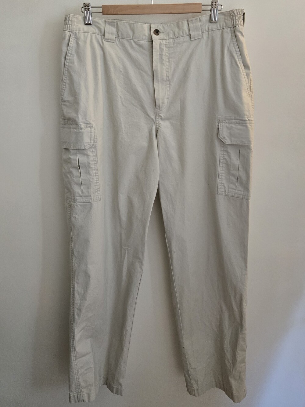 3/$30 L.L. Bean Cotton Cream Cargo Pants Size 36